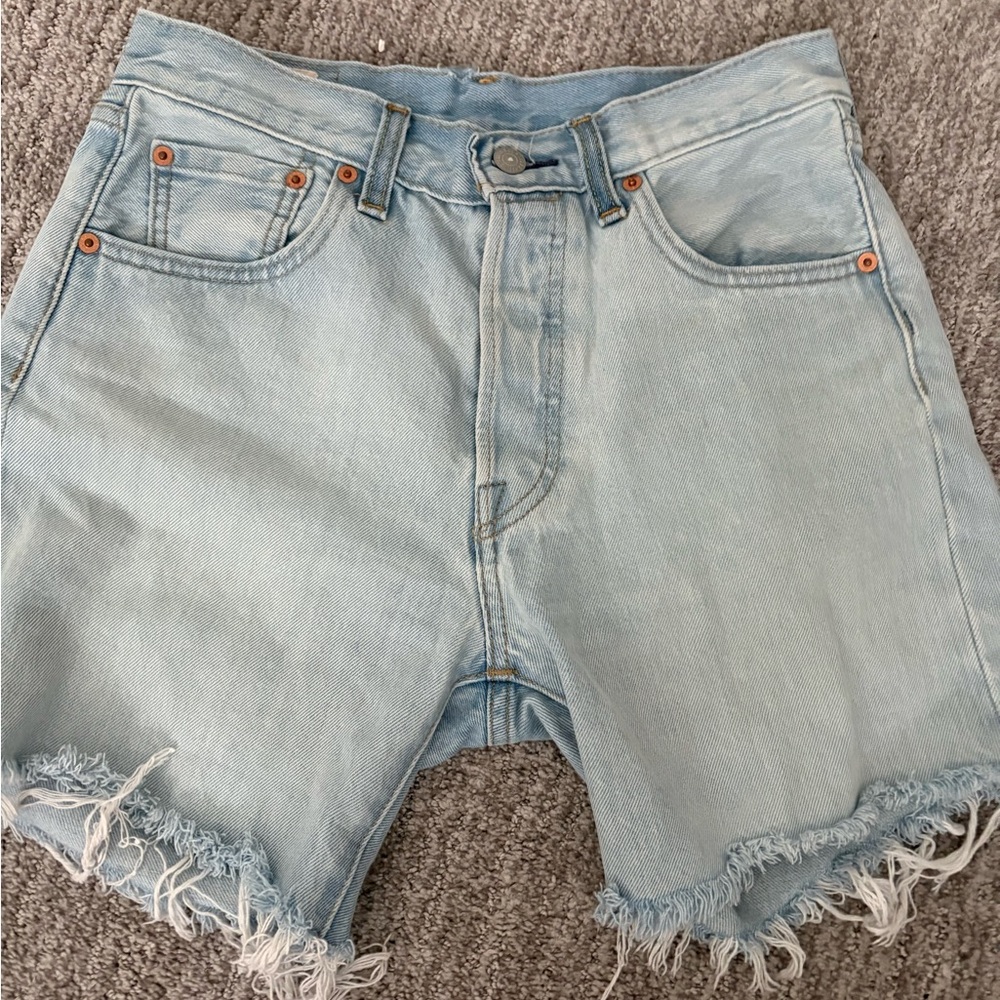 Light wash Levi denim shorts